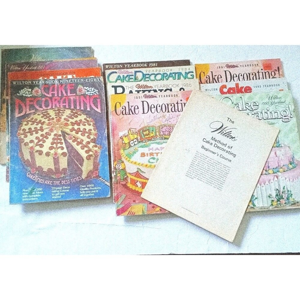 Lot of 11 Wilton Cake Decorating Year Books 1970's To 1990's